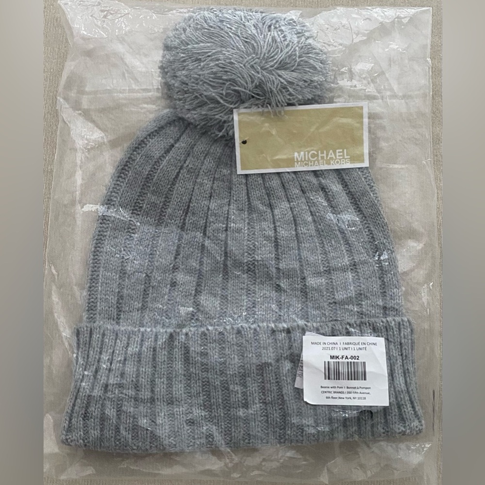 •NIP•Michael Kors Cozy Pom-Pom Ribbed Knit Beanie Hat